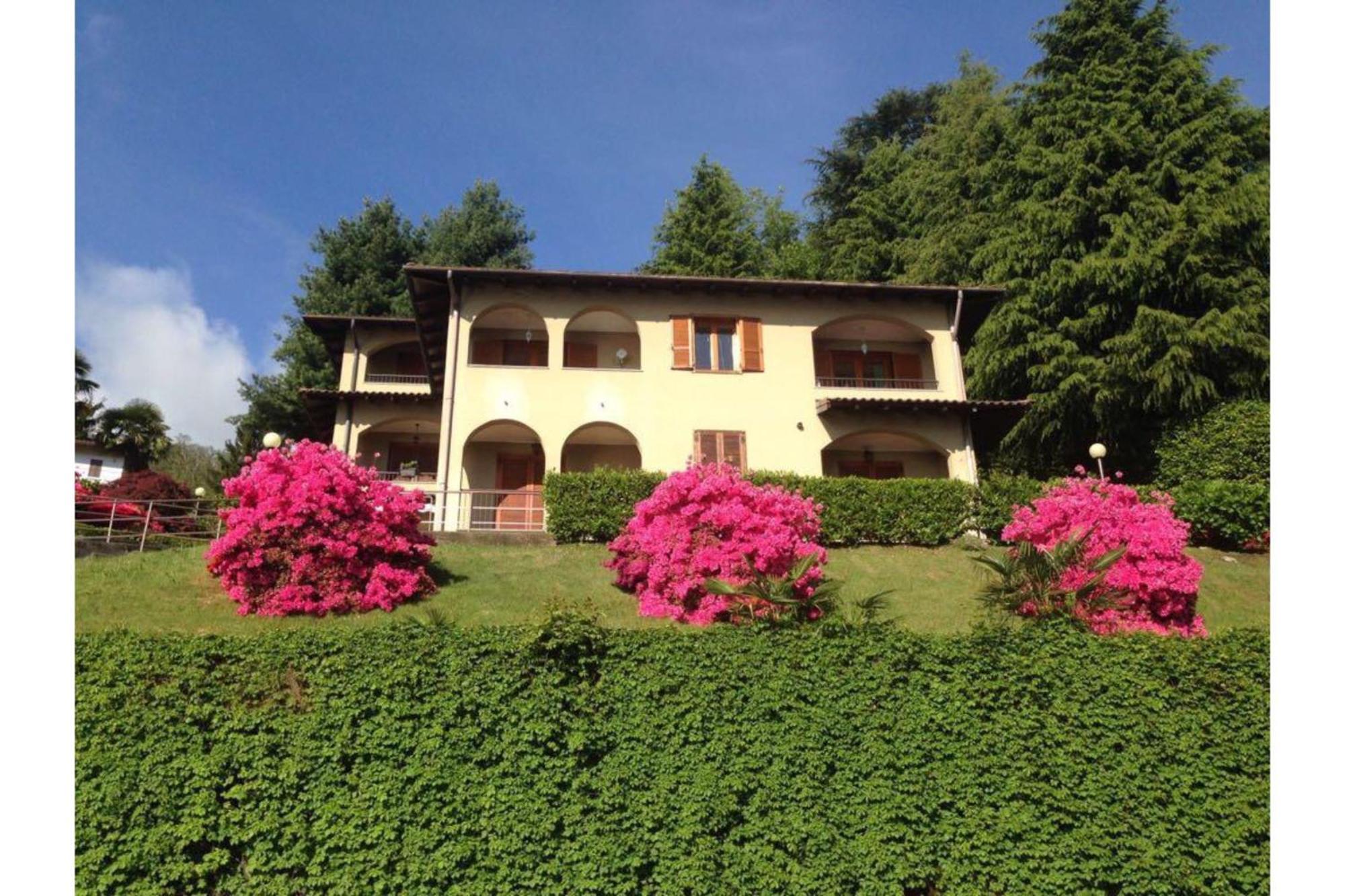 Pandora Lake View Stresa - Happy Rentals Exteriör bild