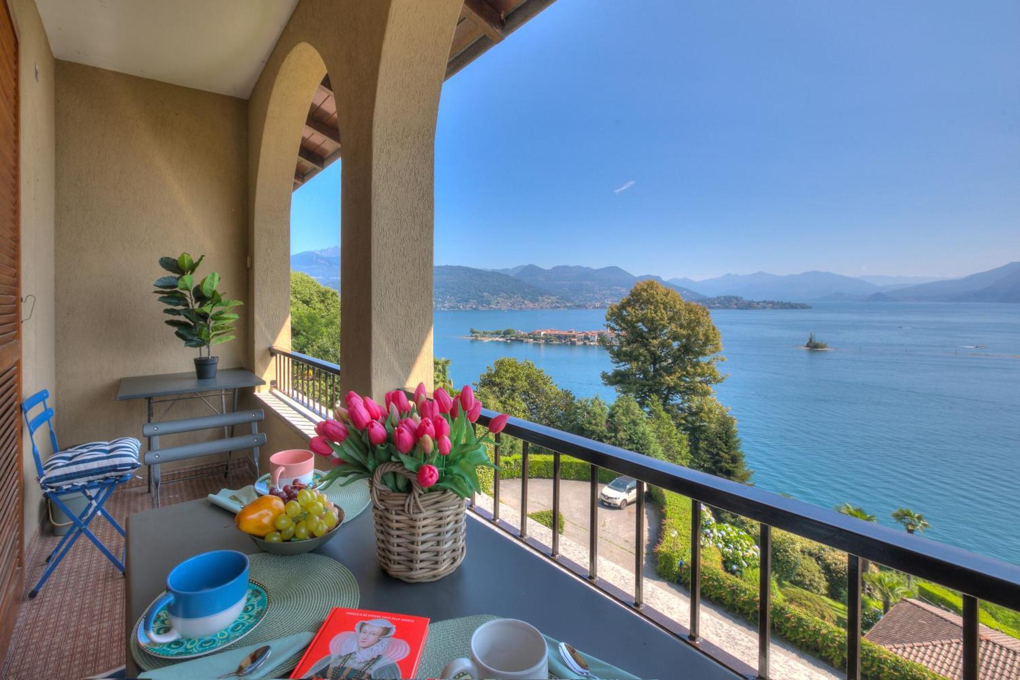 Pandora Lake View Stresa - Happy Rentals Exteriör bild